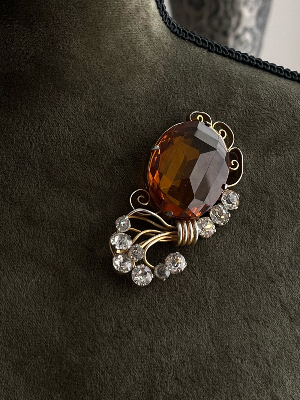 Vintage Leo Glass Large Open Back Brown Amber Glass Stone Filigree Gold Brooch